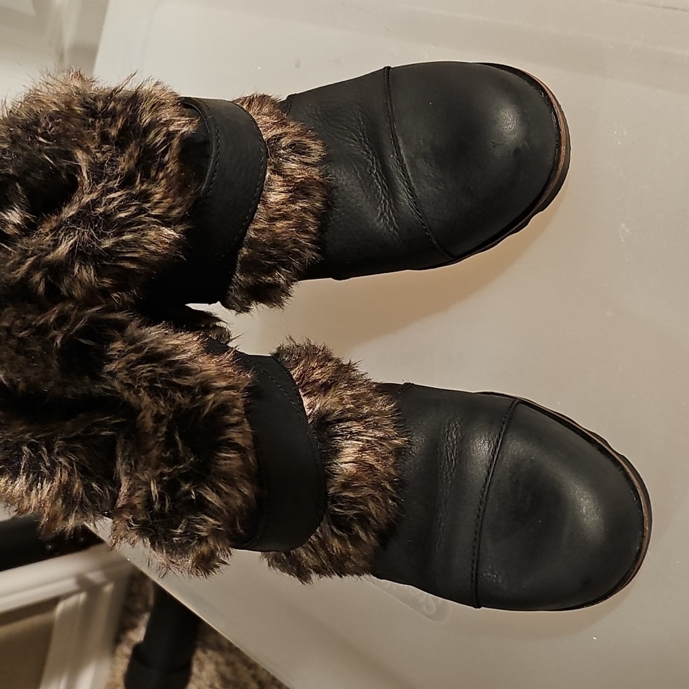 Sorel Joan of Arctic wedge ankle boots...very good....size 7..free shipg - Picture 8 of 8
